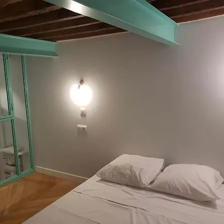 Apartamento Duplex Marais - Steps From Pompidou Aldaro